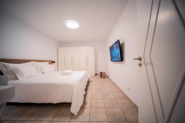 Casa 7: second bedroom with wardrobe