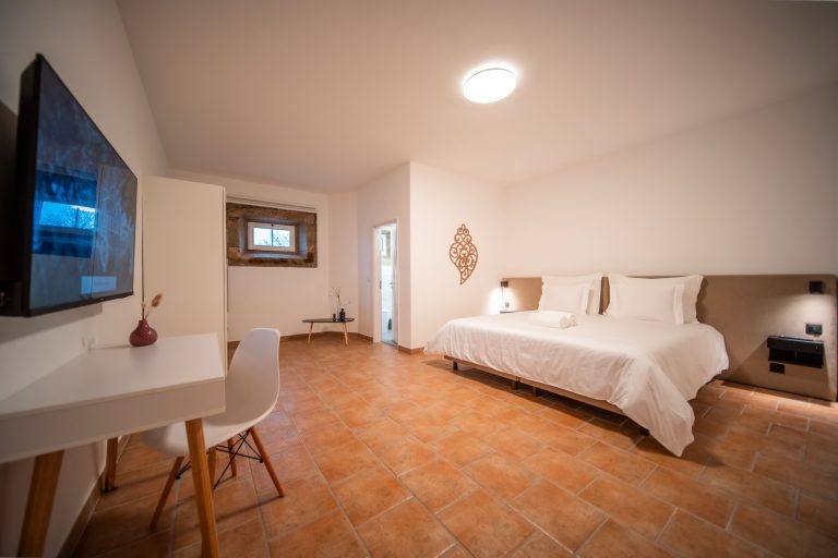 Casa 8: bedroom with desk